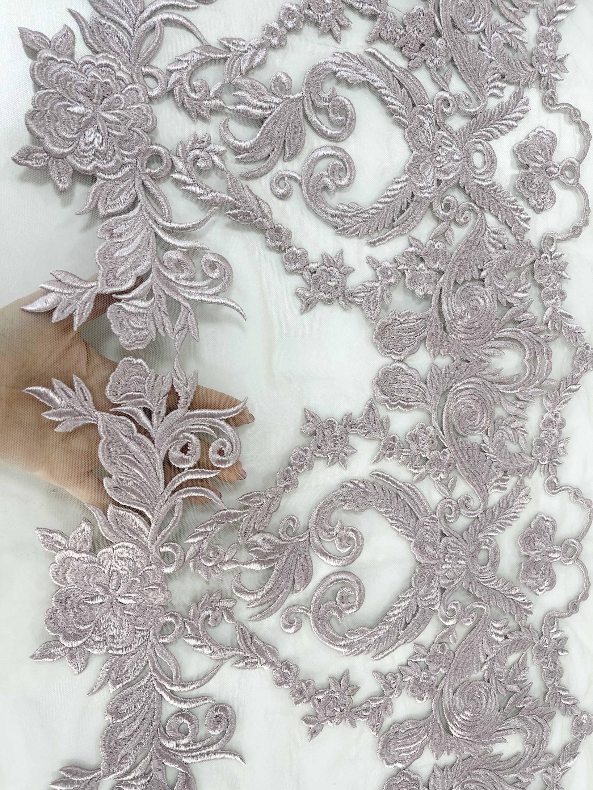 MDCH 007 - Dantelă / broderie roz pudră cu model baroc - Ambar Textile