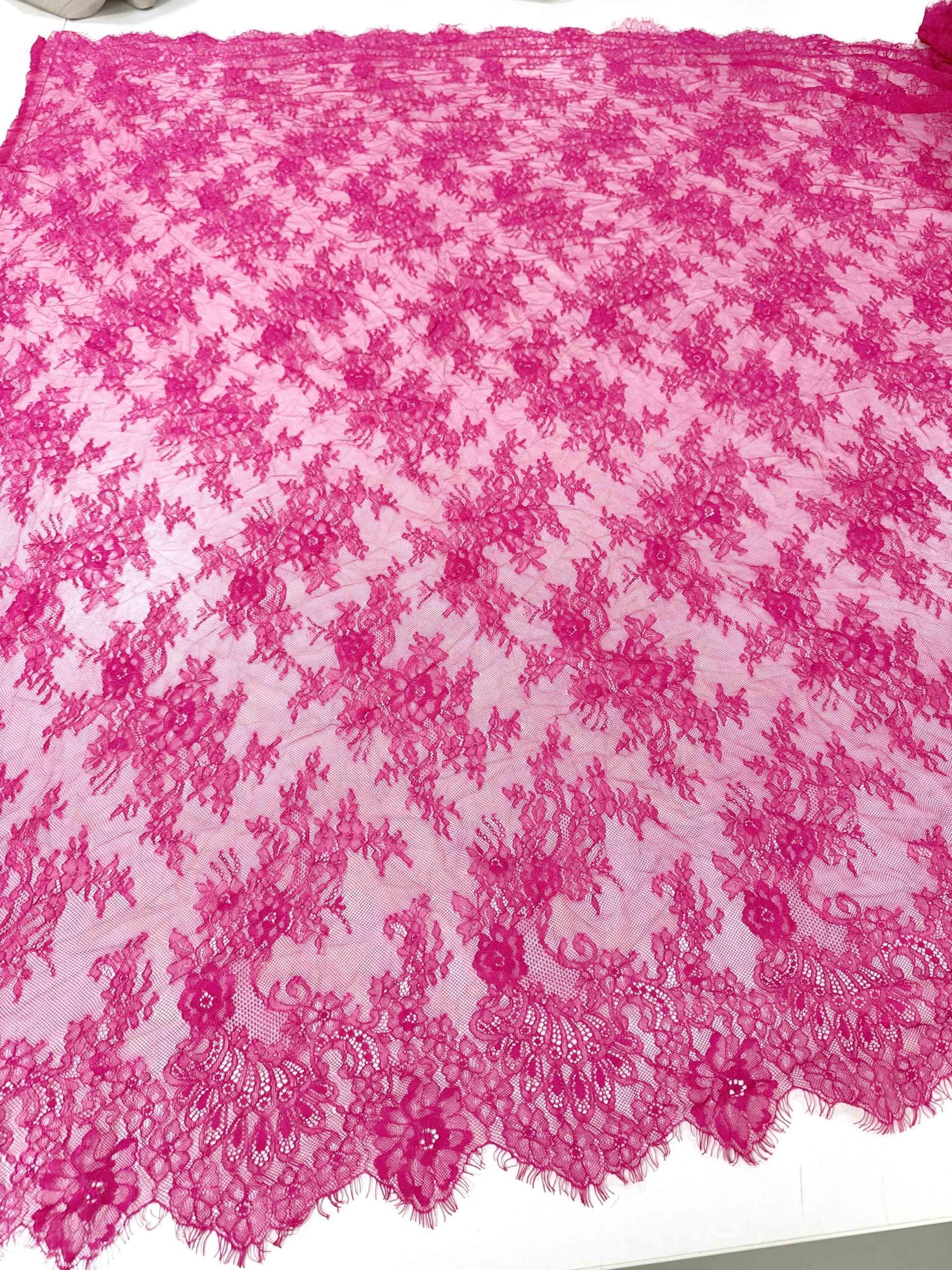 MC 148-5 01 - Dantela tip Chantilly roz fuxia - Ambar Textile